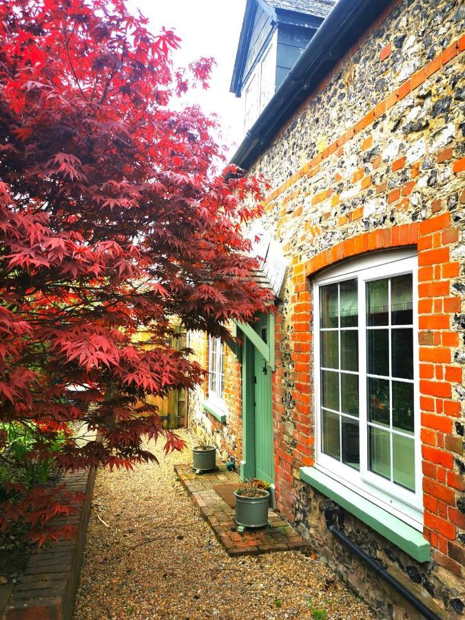 Historic, Traditional & Spacious Wiltshire Cottage Shrewton Eksteriør bilde